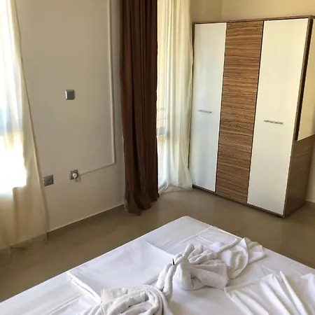 Daire Apartaments Argo / Апартаменти Арго *