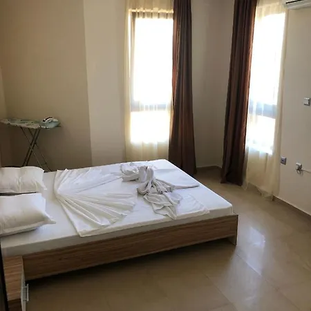 Daire Apartaments Argo / Апартаменти Арго *
